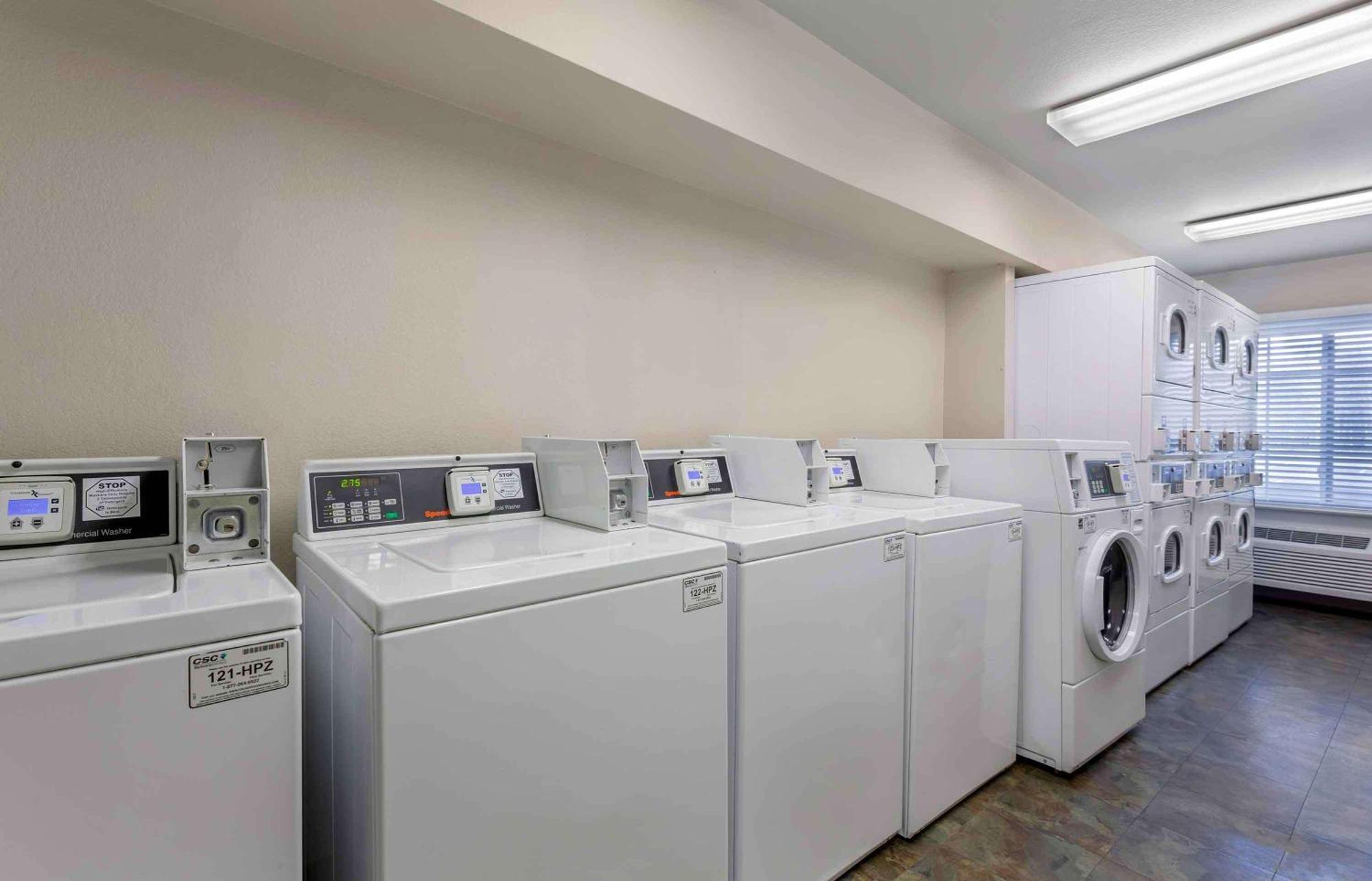Extended Stay America Select Suites - Cleveland - Avon Экстерьер фото