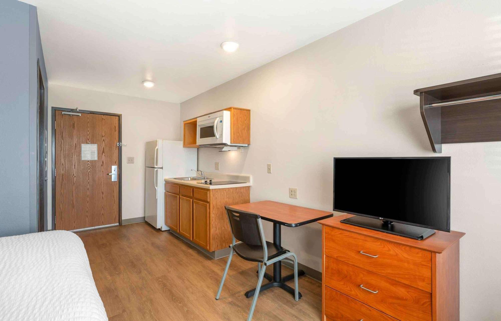 Extended Stay America Select Suites - Cleveland - Avon Экстерьер фото